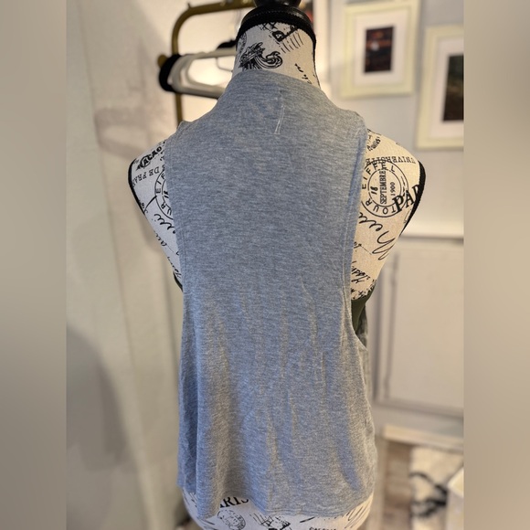 Beyond Yoga Gray Cropped Tank Top XS - Picture 5 of 10